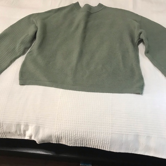 Dynamite Women’s Sweater - Picture 4 of 7